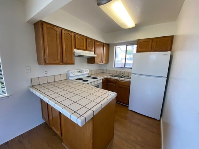 Building Photo - 402 Watson St
