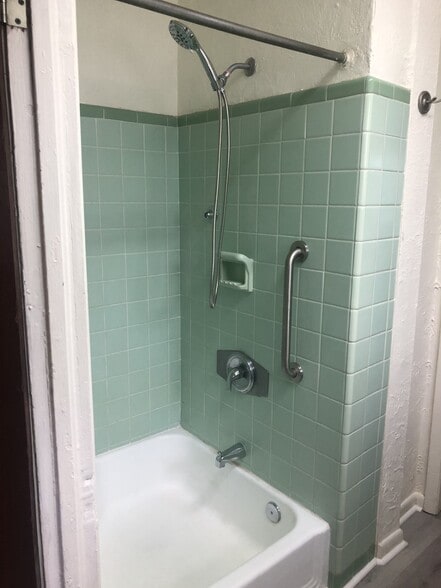 Building Photo - 14343 Walsingham Rd