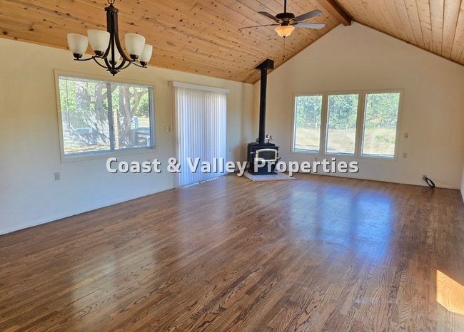 Building Photo - Beautiful Chualar Canyon Home for RENT!!!