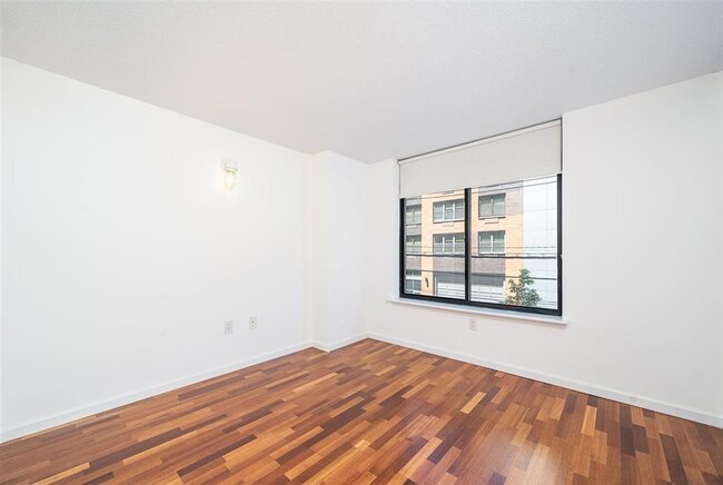 Building Photo - 759 2nd St