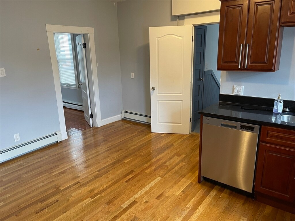 Building Photo - 330 Western Ave