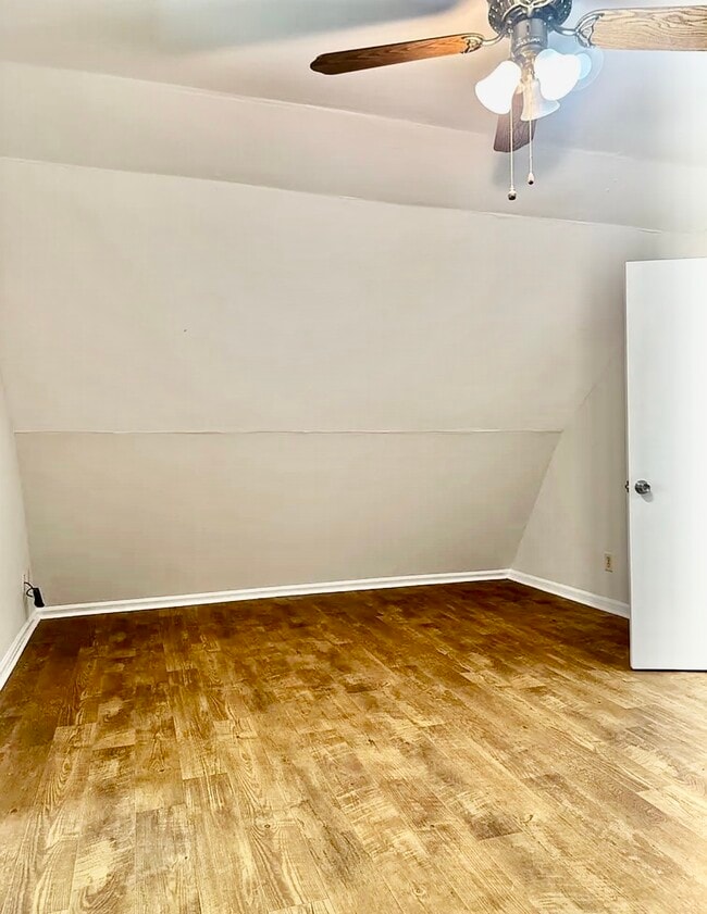 Building Photo - 740 Lawn Dr