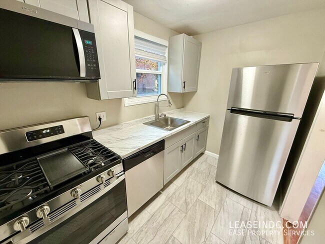 Building Photo - 4407 2nd St NE