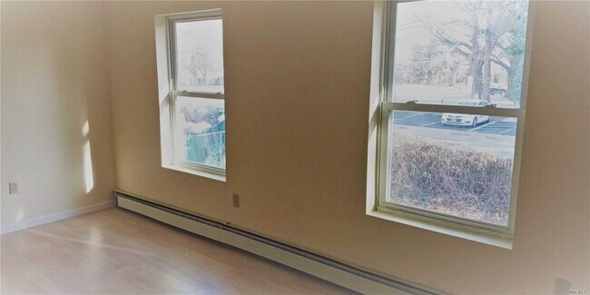 Building Photo - 16 Pearsall St