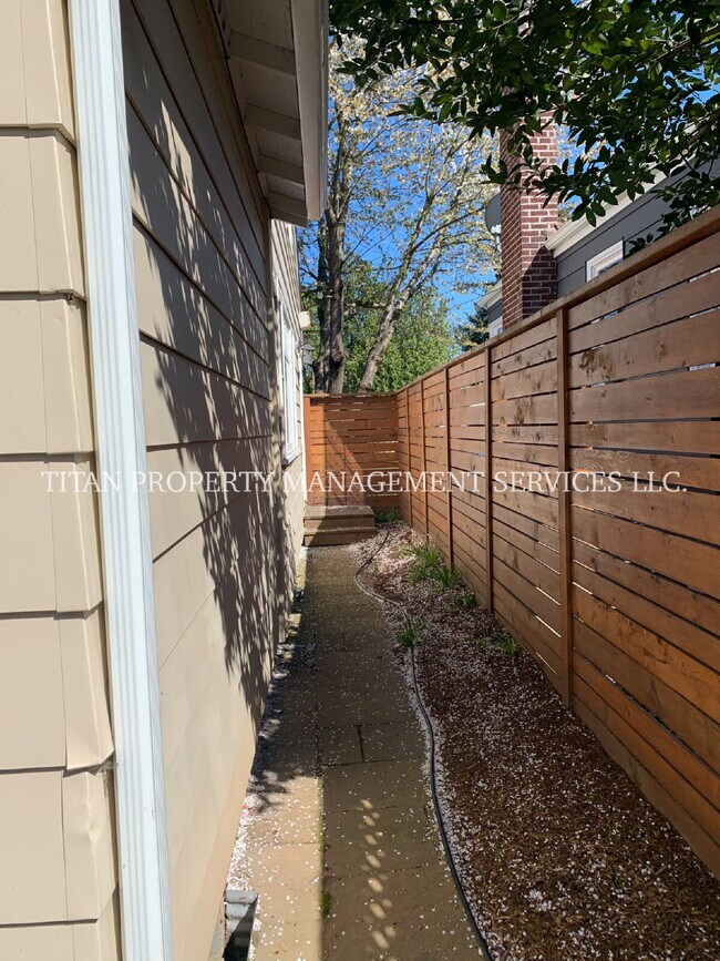 Building Photo - Beautiful 3BR/2BA Home in NE Portland | 1,600 Sq Ft | Private Fenced Yard | W/D Included