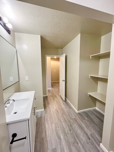 Building Photo - 4211 S 1300 E