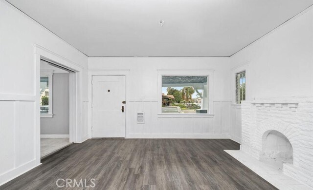 Building Photo - 454 W 59th Pl