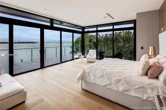 Building Photo - 7311 Belle Meade Island Dr