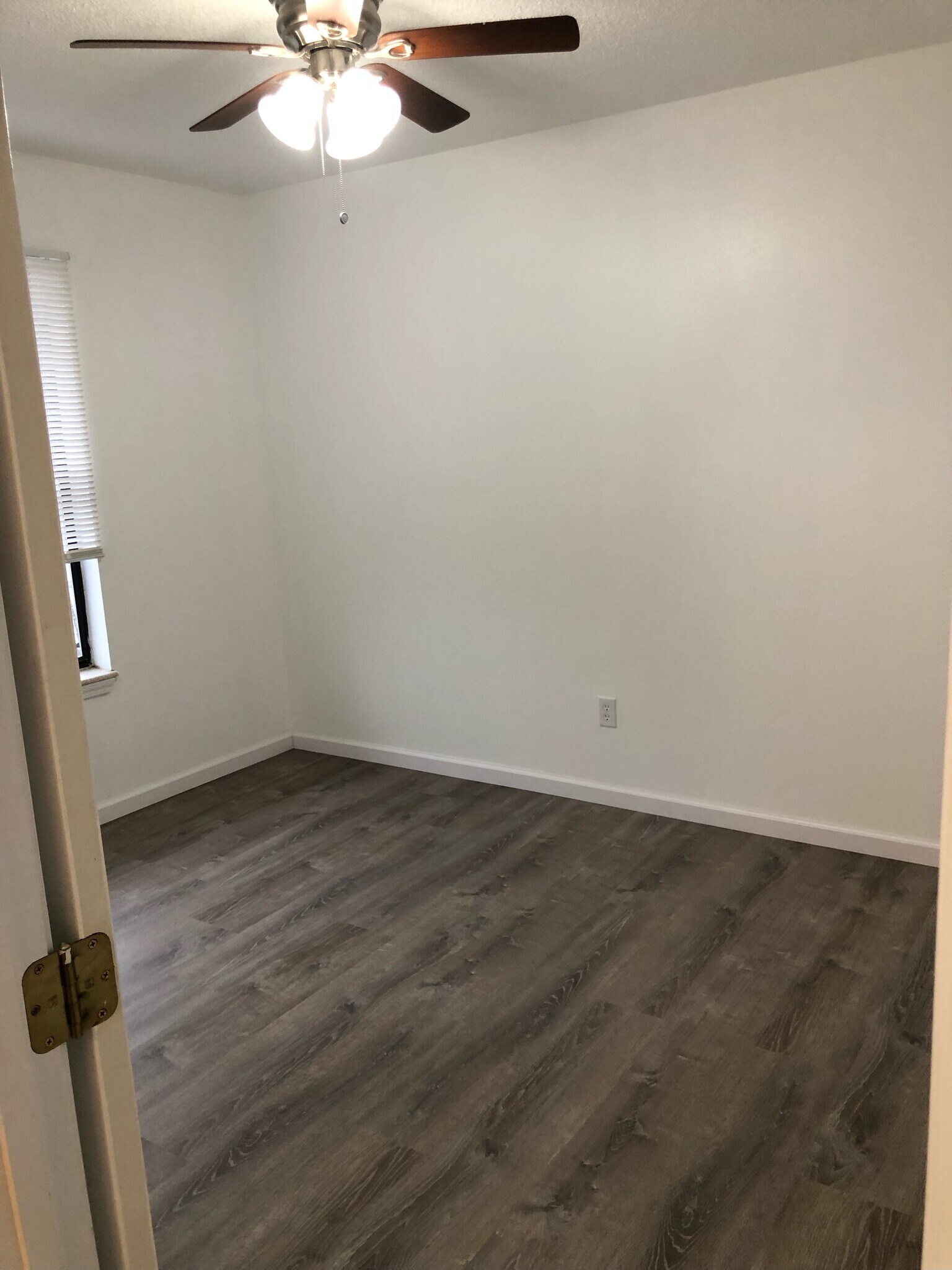 Building Photo - 5206 Chippendale Ln