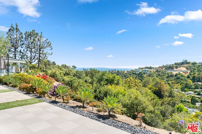 Building Photo - 849 Glenmere Way