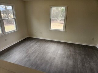Building Photo - Available 5/1/2026 3 Bedroom Pet Friendly home on Redwood Drive in Rileyville!