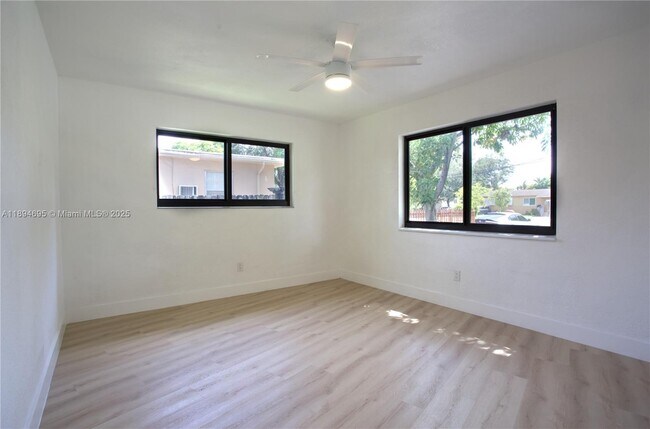 Building Photo - 12905 N Miami Ave
