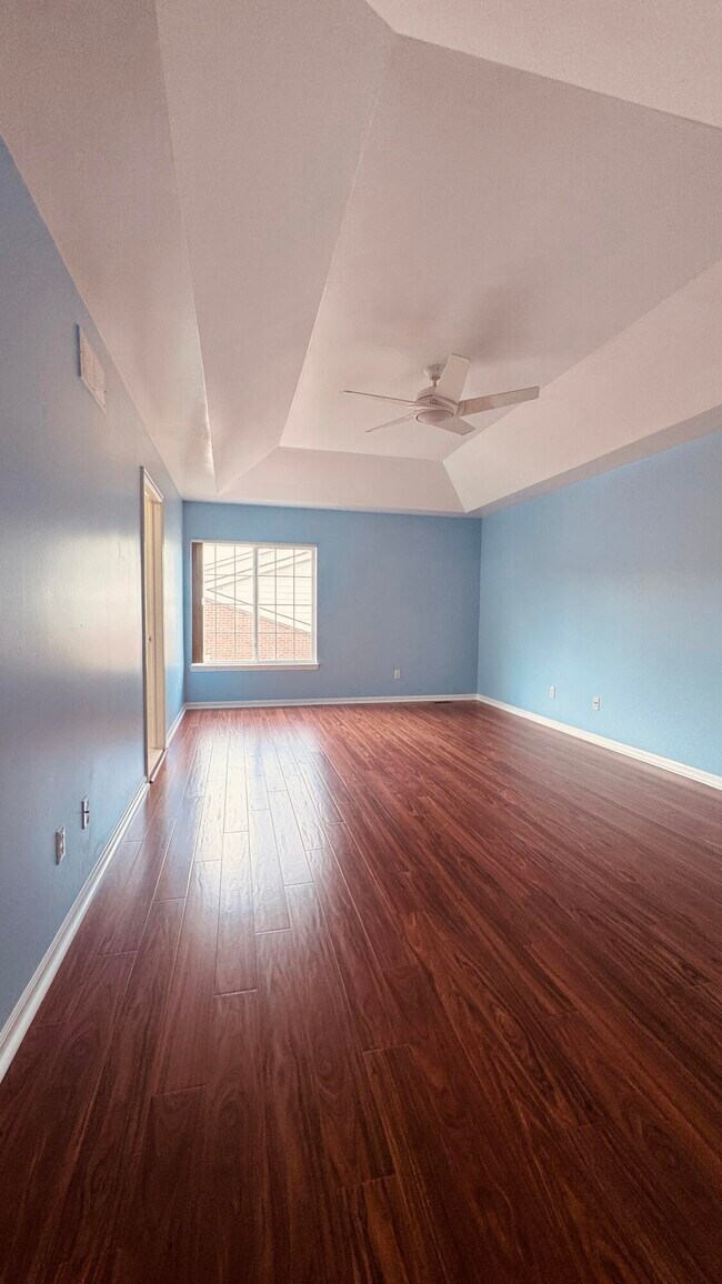 Building Photo - 37572 Newburgh Park Cir
