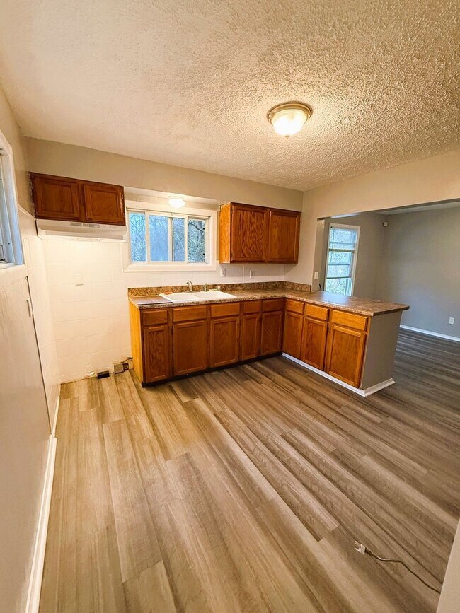 Building Photo - Spacious 3 Bedroom Rental in Florissant - Located on a cul-de-sac!