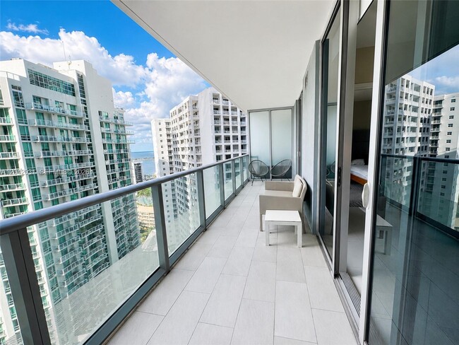 Building Photo - 1300 Brickell Bay Dr