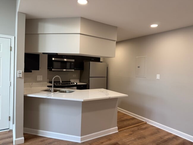 Building Photo - 1403 E Wyndham Cir