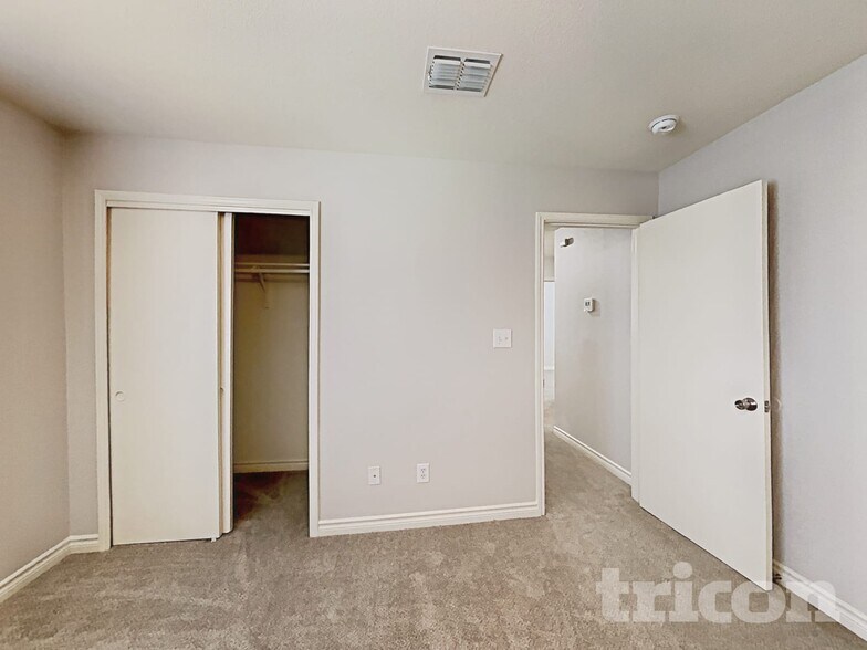 Building Photo - 9707 Marbach Bend