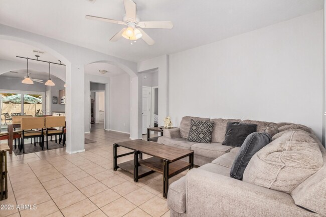 Building Photo - 13436 W Peck Dr