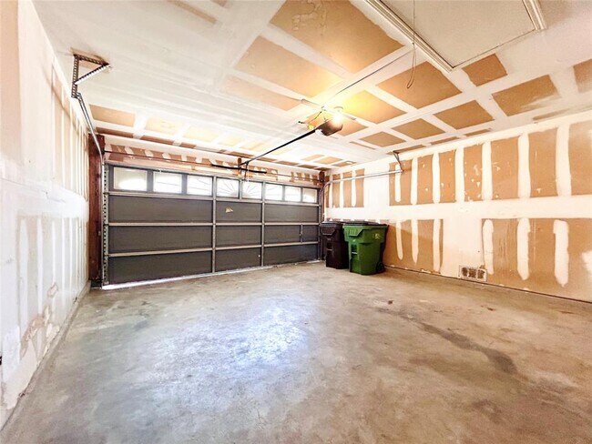 Building Photo - 1235 Deerhound Pl
