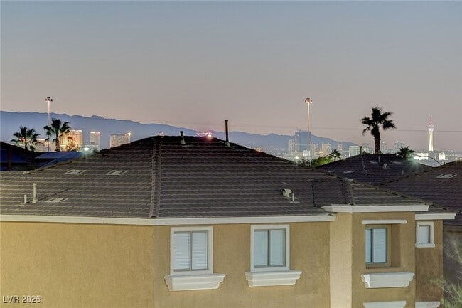 Building Photo - 1068 Riddle Glen St