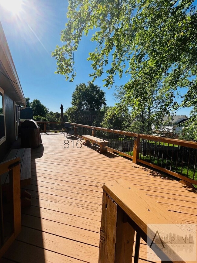 Building Photo - Beautiful California Split in Platte County