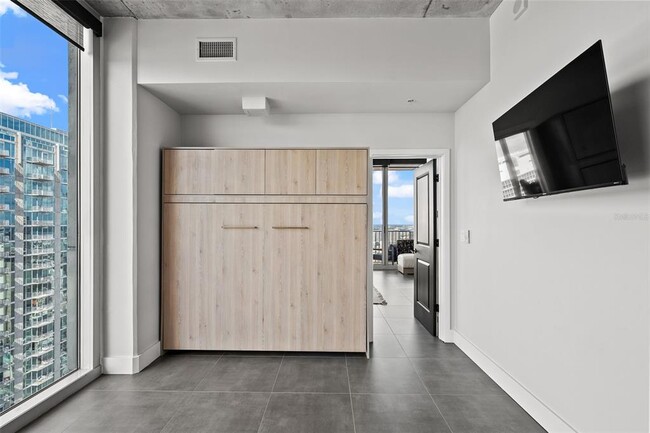 Building Photo - 777 N Ashley Dr