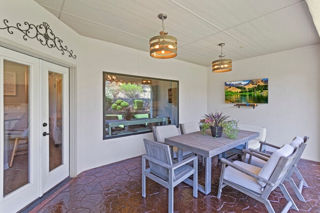 Building Photo - 7242 Canyon Wren Ave