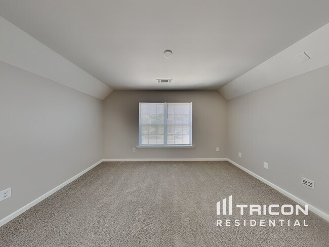 Building Photo - 301 Minitree Ln
