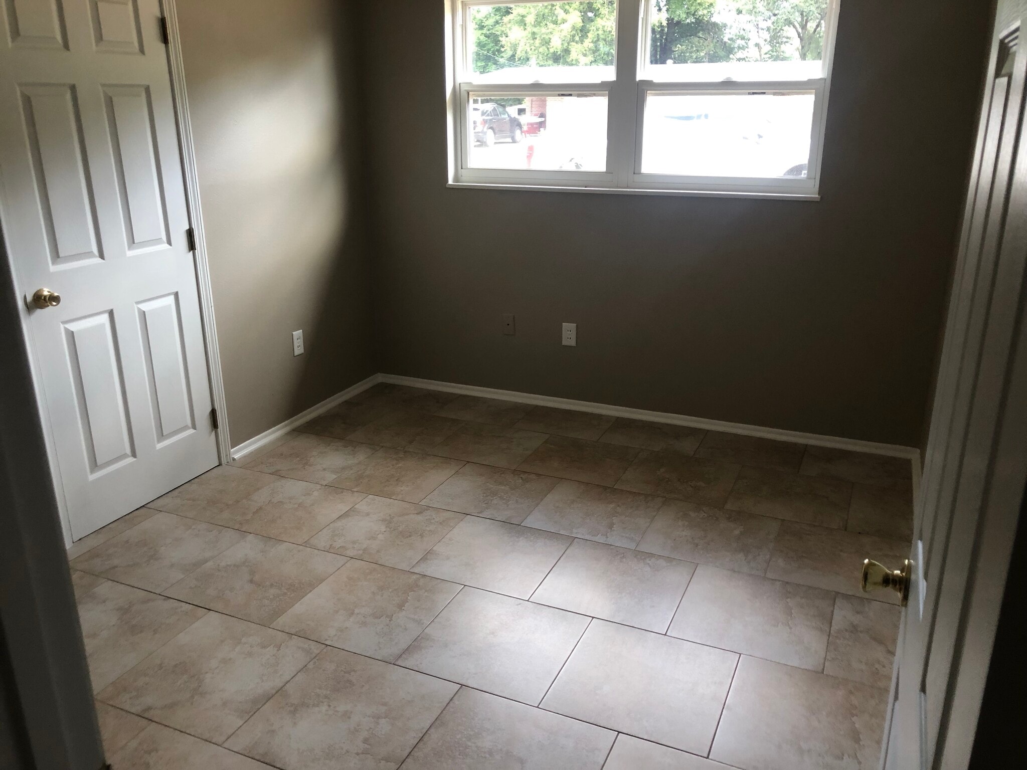 BED 1 - 6500 Julia Dr