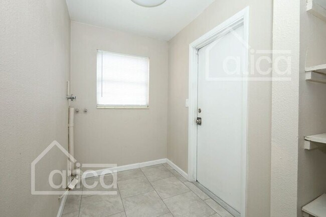 Building Photo - 2242 Willie Mays Pkwy