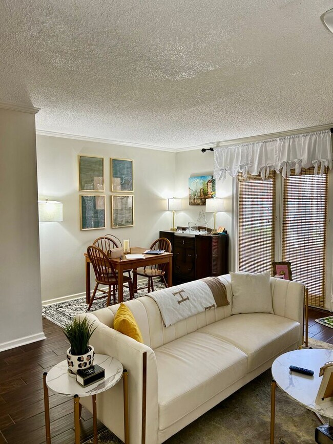 Building Photo - Jefferson Square Condos - Jefferson Hwy/Bl...