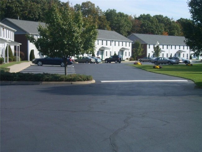 Primary Photo - 604 Devils Foot Rd