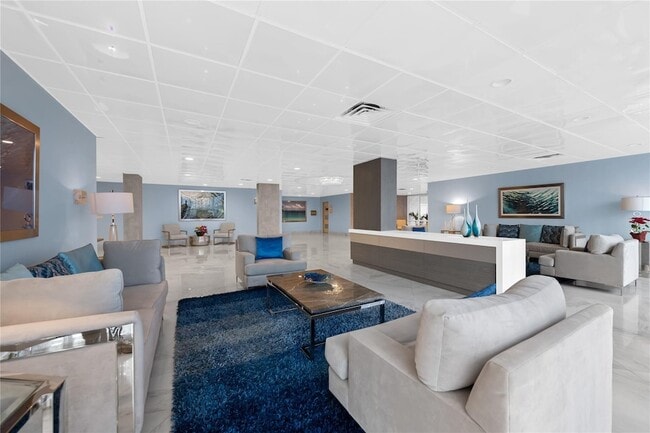 Building Photo - 3850 Galt Ocean Dr