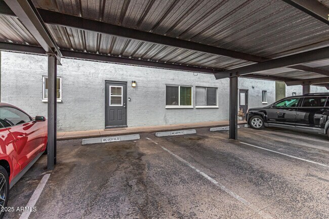 Building Photo - 7141 N 16th St