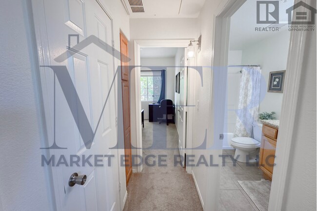 Building Photo - 2Bed/2Bath Furnished Condo at Chandler Blvd/40th St! Ready for Immediate Move-In!