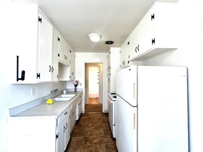 Building Photo - 1133 Reed Ave