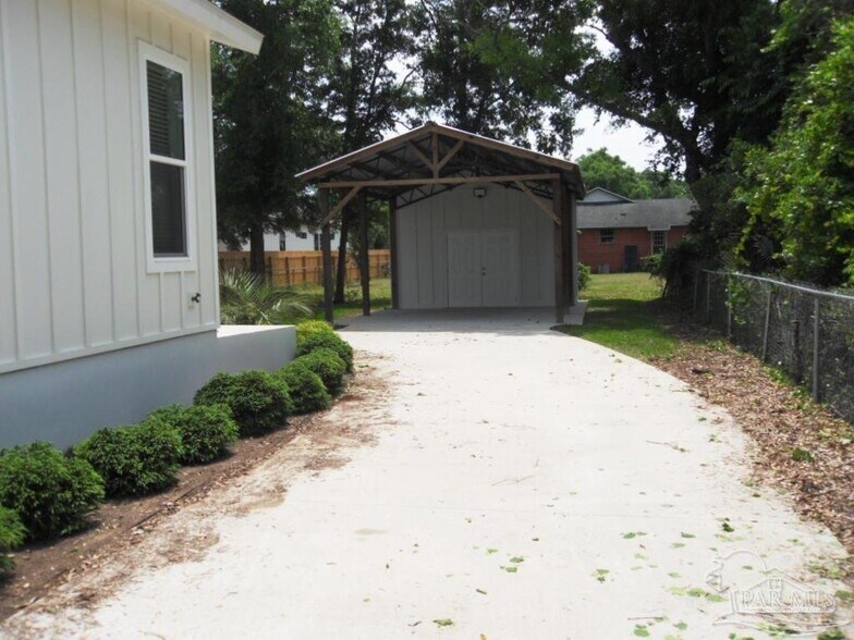 Building Photo - 3003 E Blount St