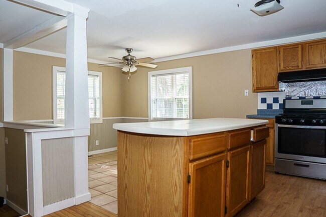 Building Photo - Three Bedroom Home in the Heart of Port Royal