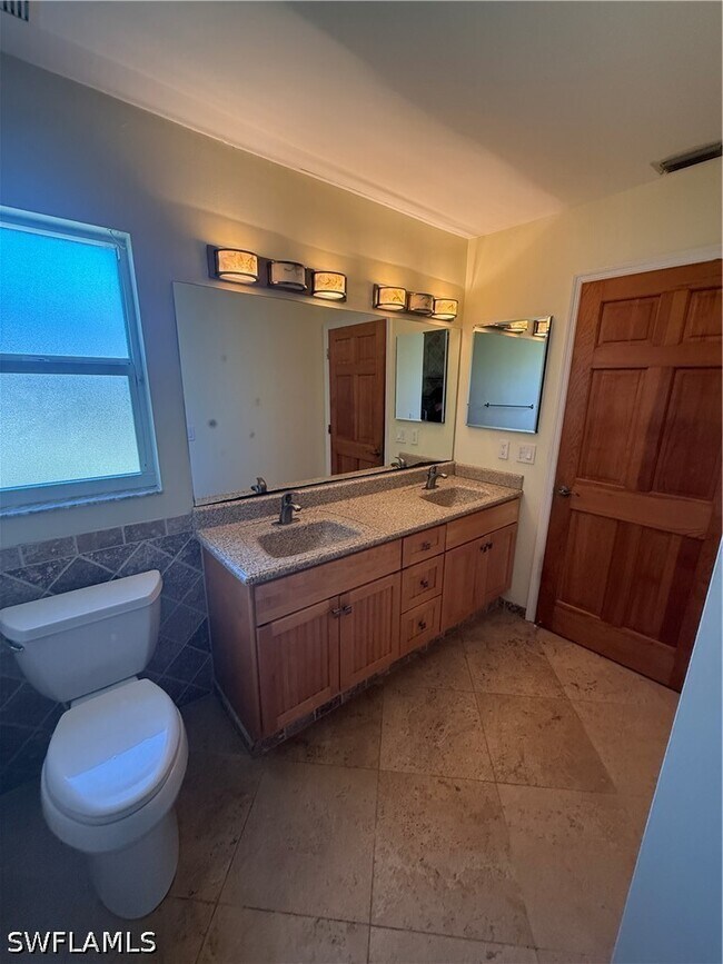 Building Photo - 5361 Hickory Wood Dr