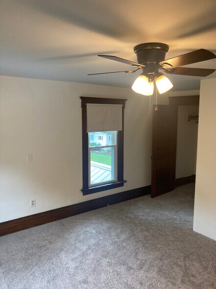 Building Photo - 9816 Bateman Avenue