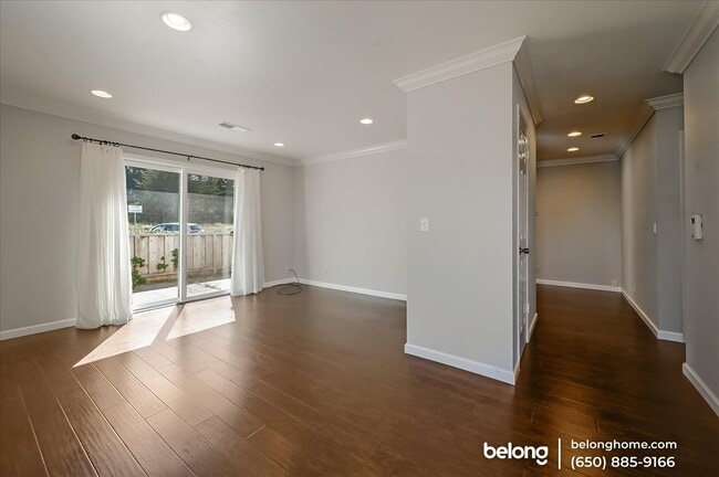 Building Photo - 3700 Athy Dr