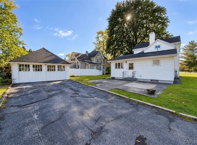 Building Photo - 1757 Clark Street Rd