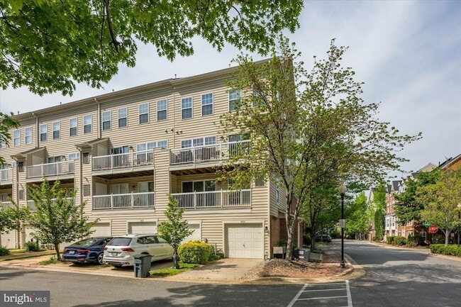 Building Photo - 4910 Barbour Dr