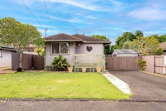 Building Photo - North Shore Boho Aloha Cottage | 2 Bed, 1 Bath | Available August 1, 2026