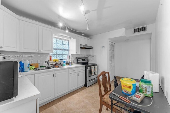 Building Photo - 174 Corrine Pl