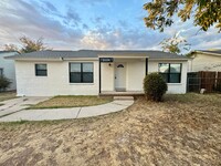 Building Photo - NEWLY RENOVATED THREE BED TWO BATH