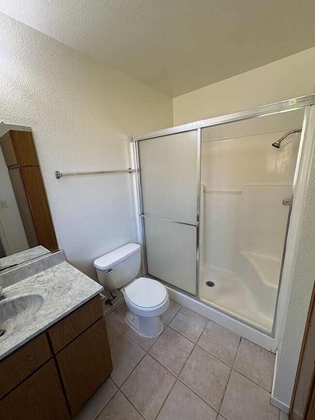 Building Photo - NW Visalia home available in a great neighborhood! available soon