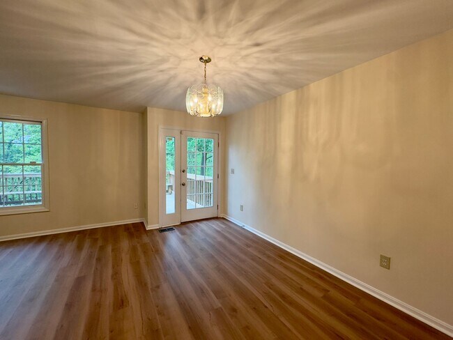 Building Photo - Charming 4 Bedroom/3.5 Bathroom Townhome in Cedarwood Estates, Pikesville, MD!