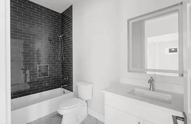 Building Photo - 2323 Carter Ave