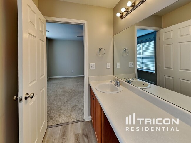 Building Photo - 303 Stonewood Crossing Dr
